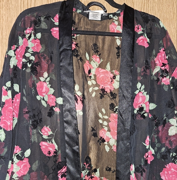 Secret treasures Sexy rose robe - Picture 2 of 5